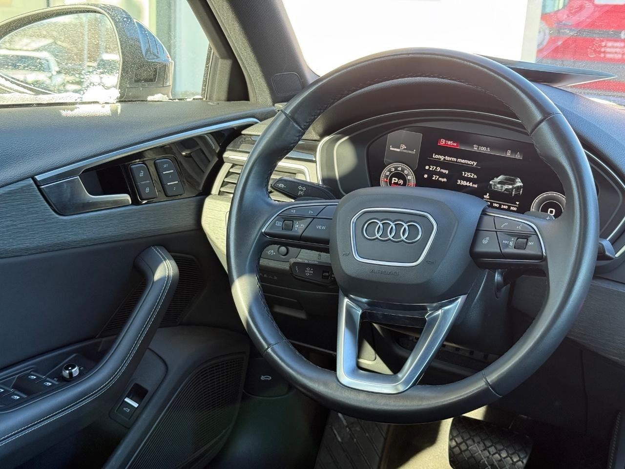 Audi A4 Sedan Vehicle Full-screen Gallery Image 13