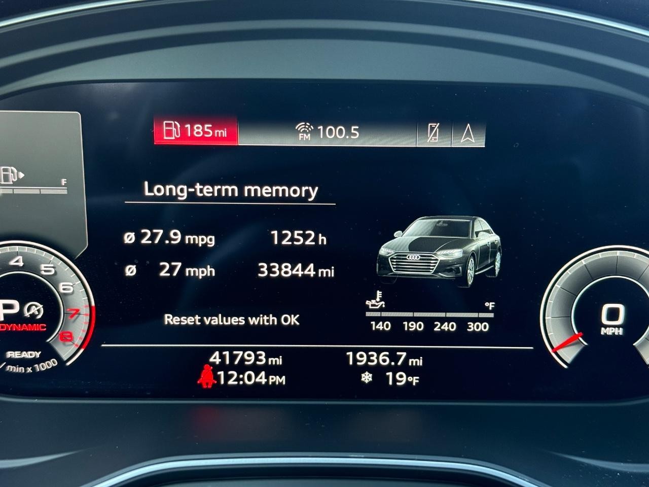 Audi A4 Sedan Vehicle Full-screen Gallery Image 17