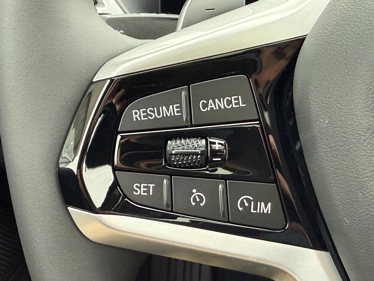 BMW 3 Series Vehicle Image 12