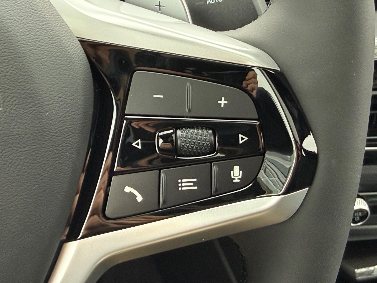 BMW 3 Series Vehicle Image 13