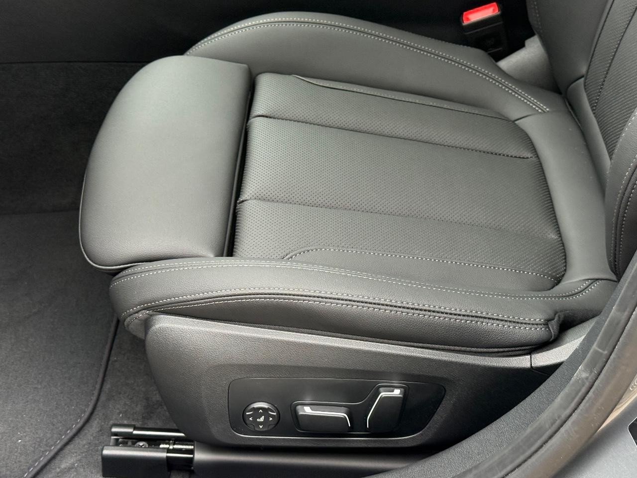 BMW 3 Series Vehicle Image 17