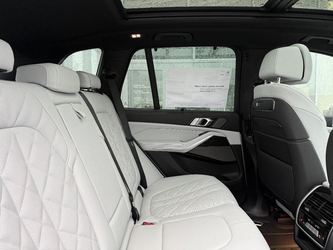 BMW X5 Vehicle Image 05