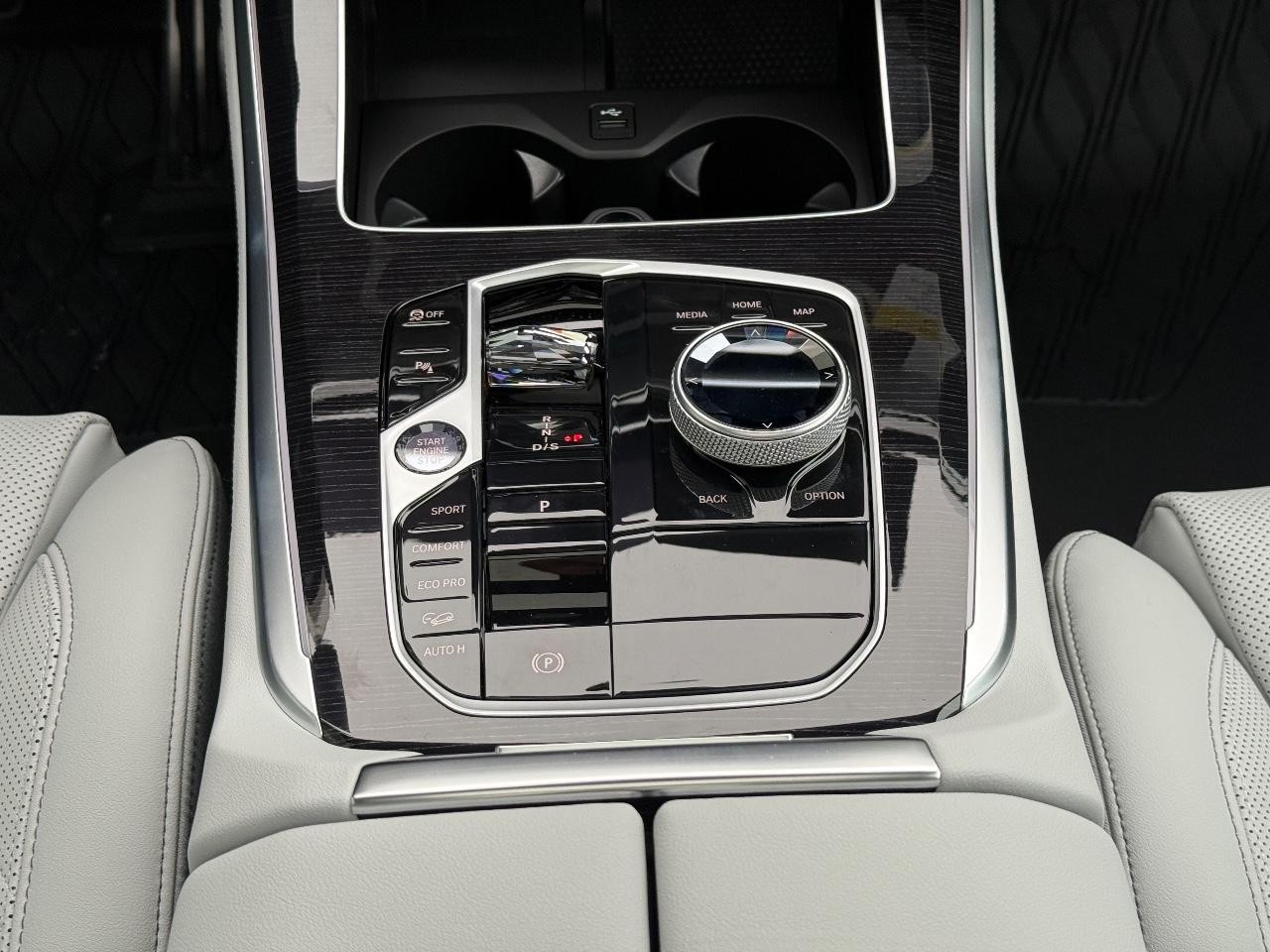 BMW X5 Vehicle Image 08