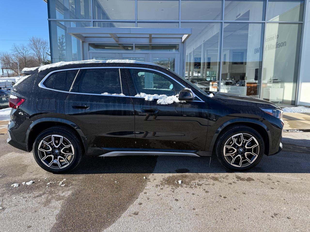 BMW X1 Vehicle Image 02