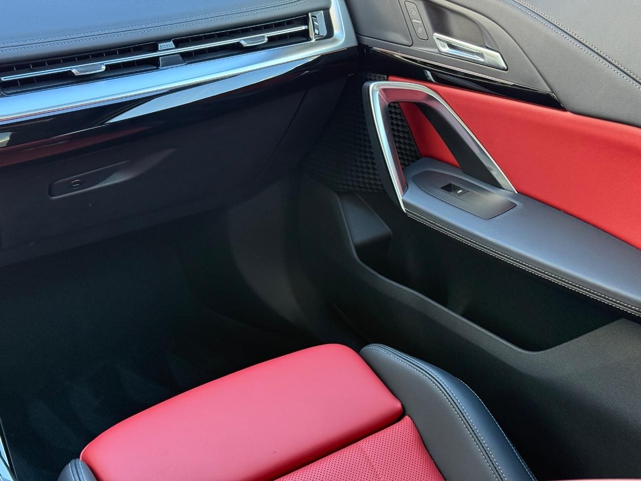 BMW X1 Vehicle Image 14