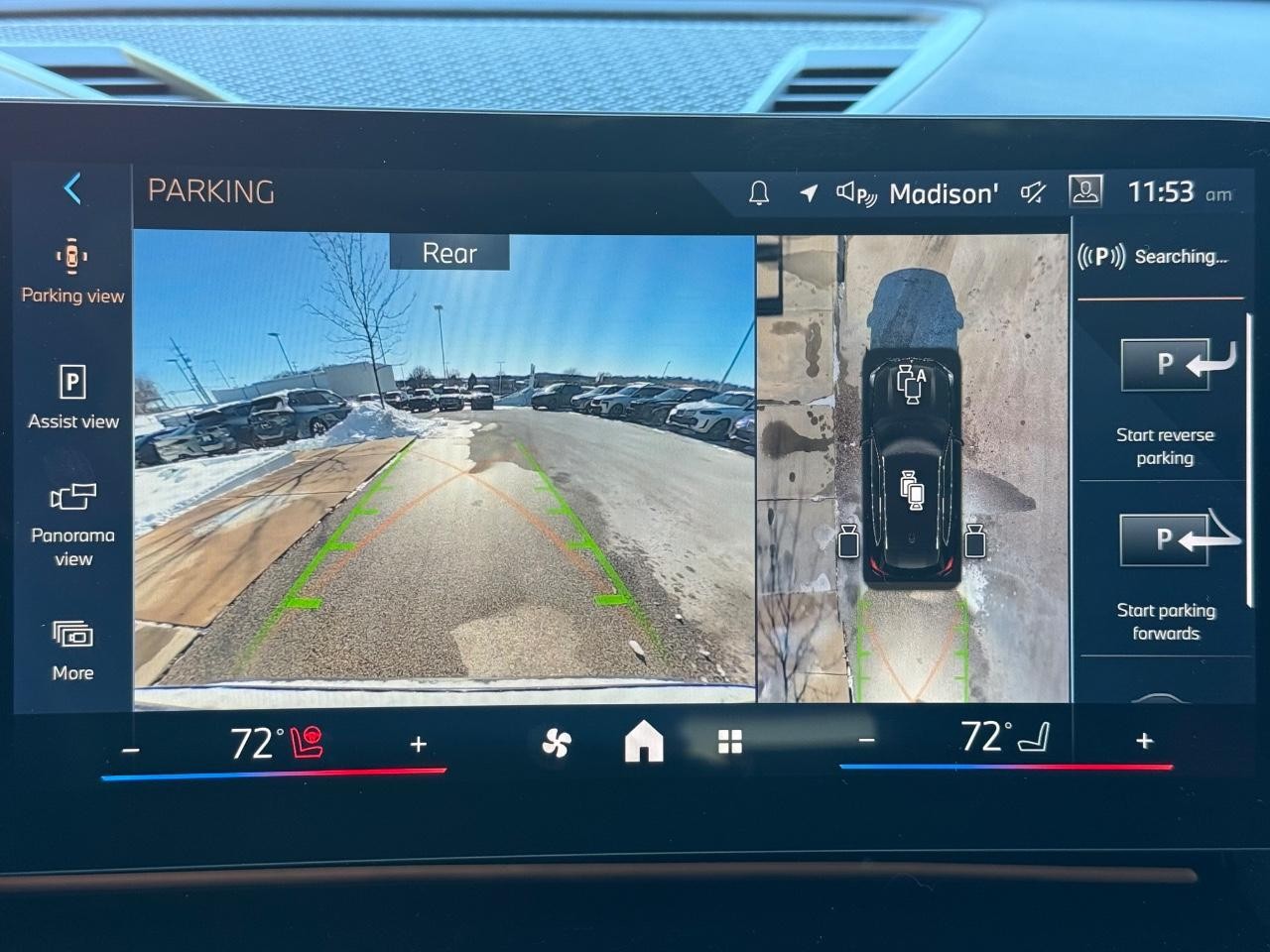 BMW X1 Vehicle Image 17