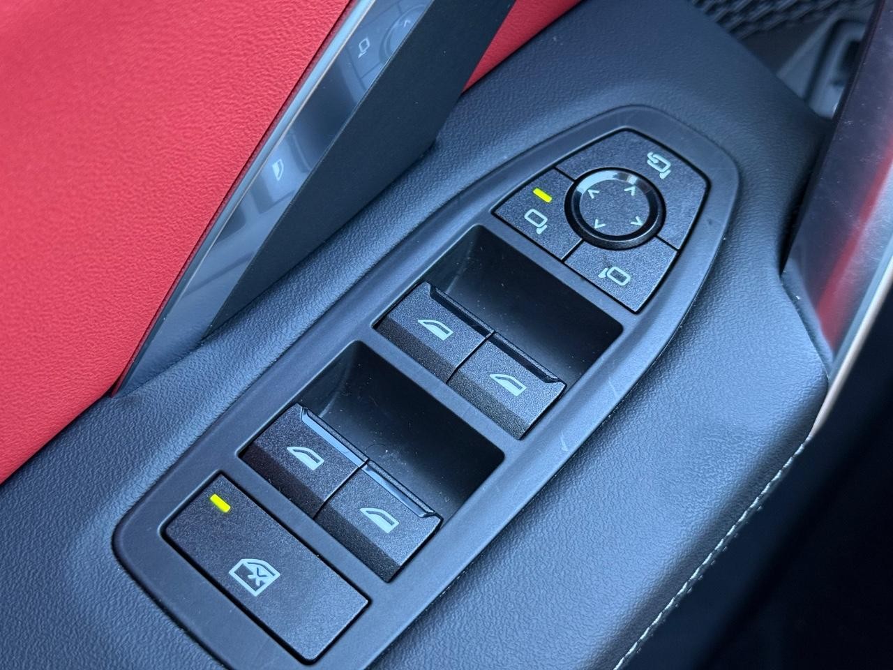 BMW X1 Vehicle Image 19