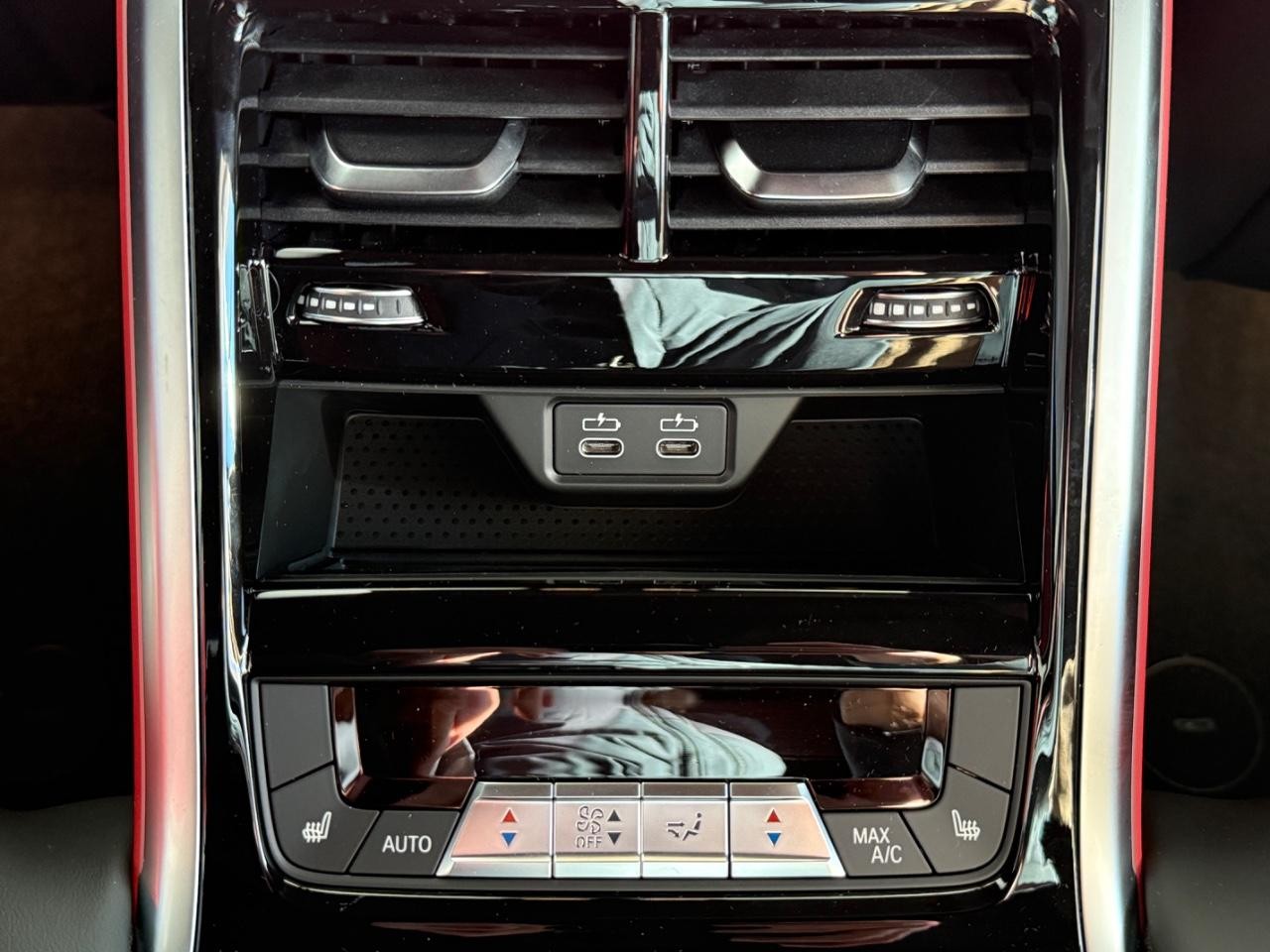 BMW 8 Series Vehicle Image 10