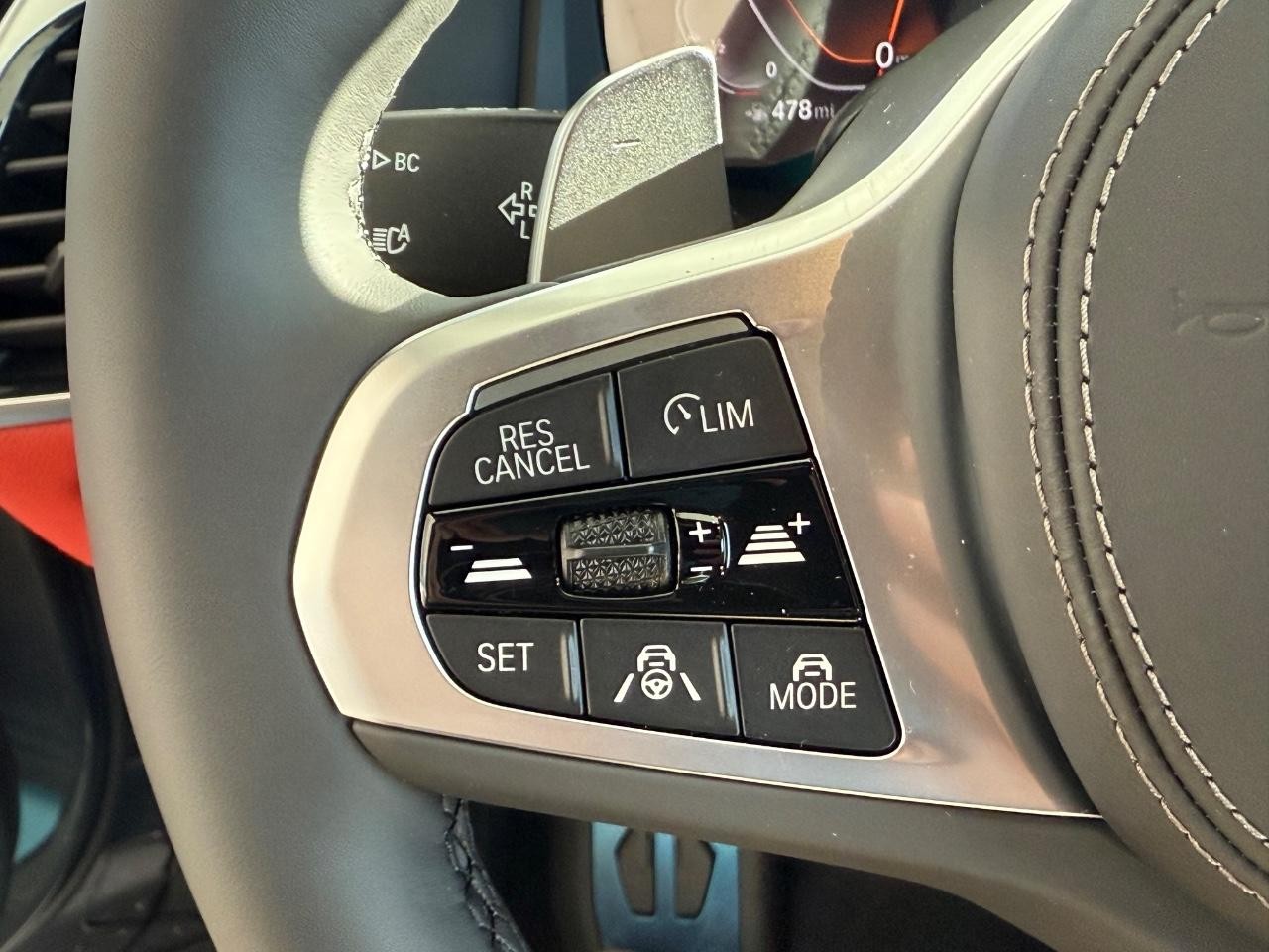 BMW 8 Series Vehicle Image 12