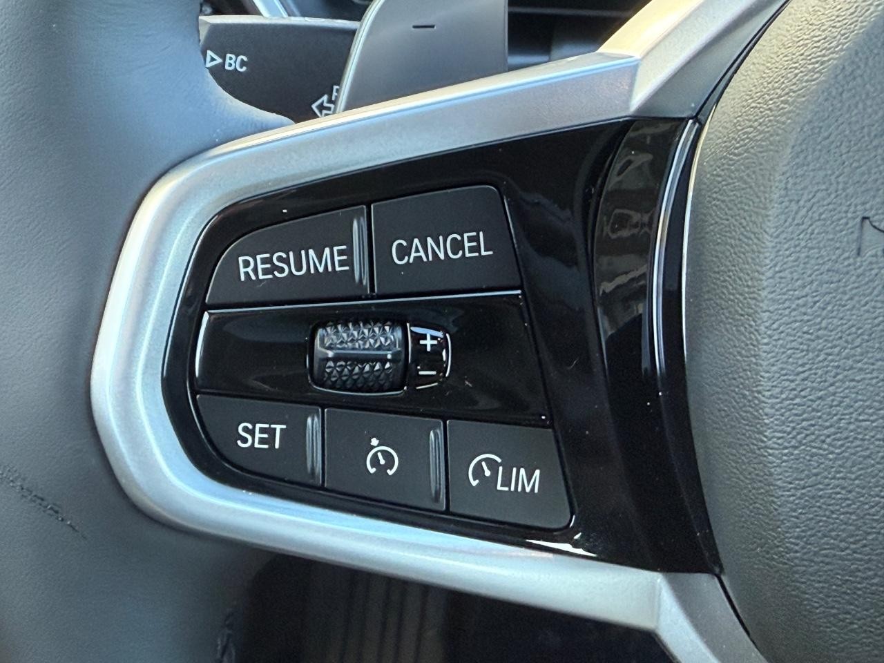 BMW 3 Series Vehicle Image 11