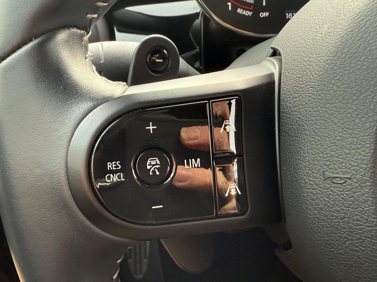 MINI Convertible Vehicle Image 16