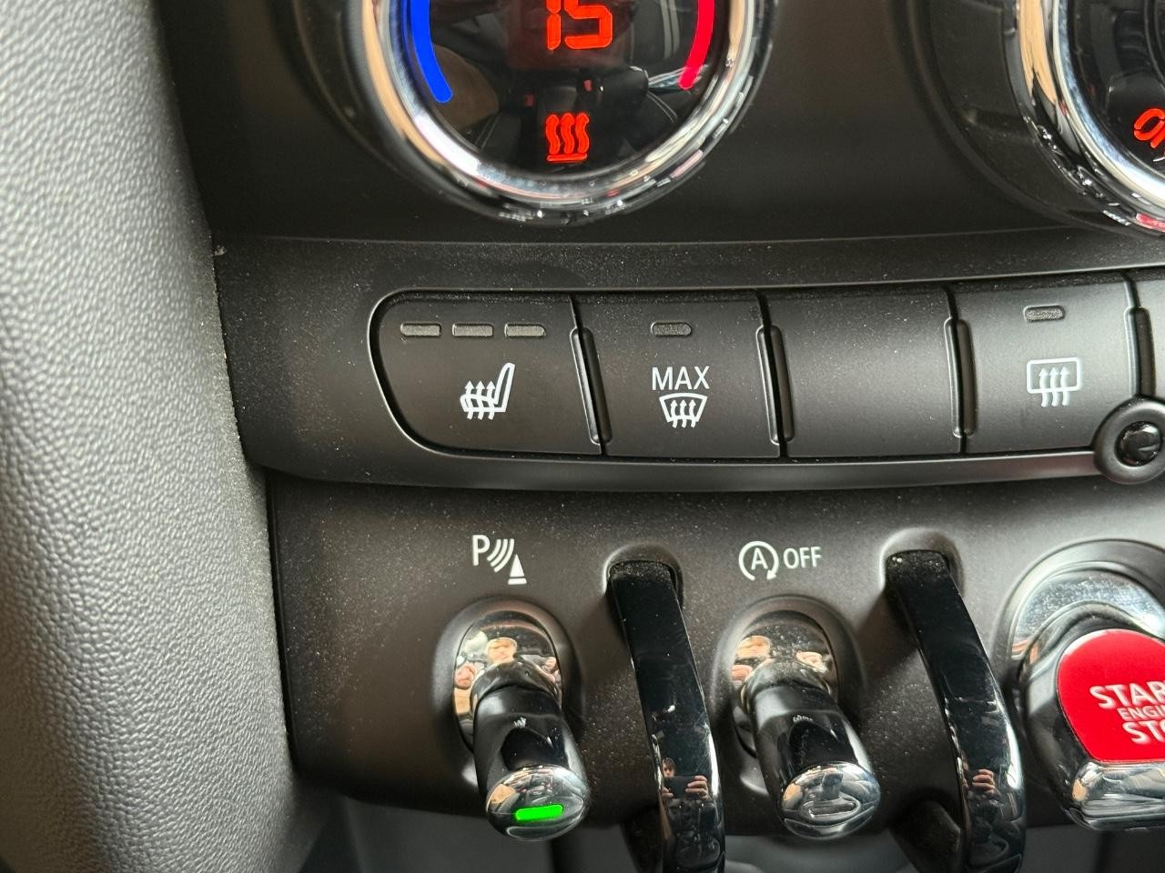 MINI Convertible Vehicle Image 20