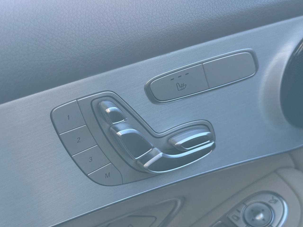 Mercedes-Benz GLC Vehicle Image 19