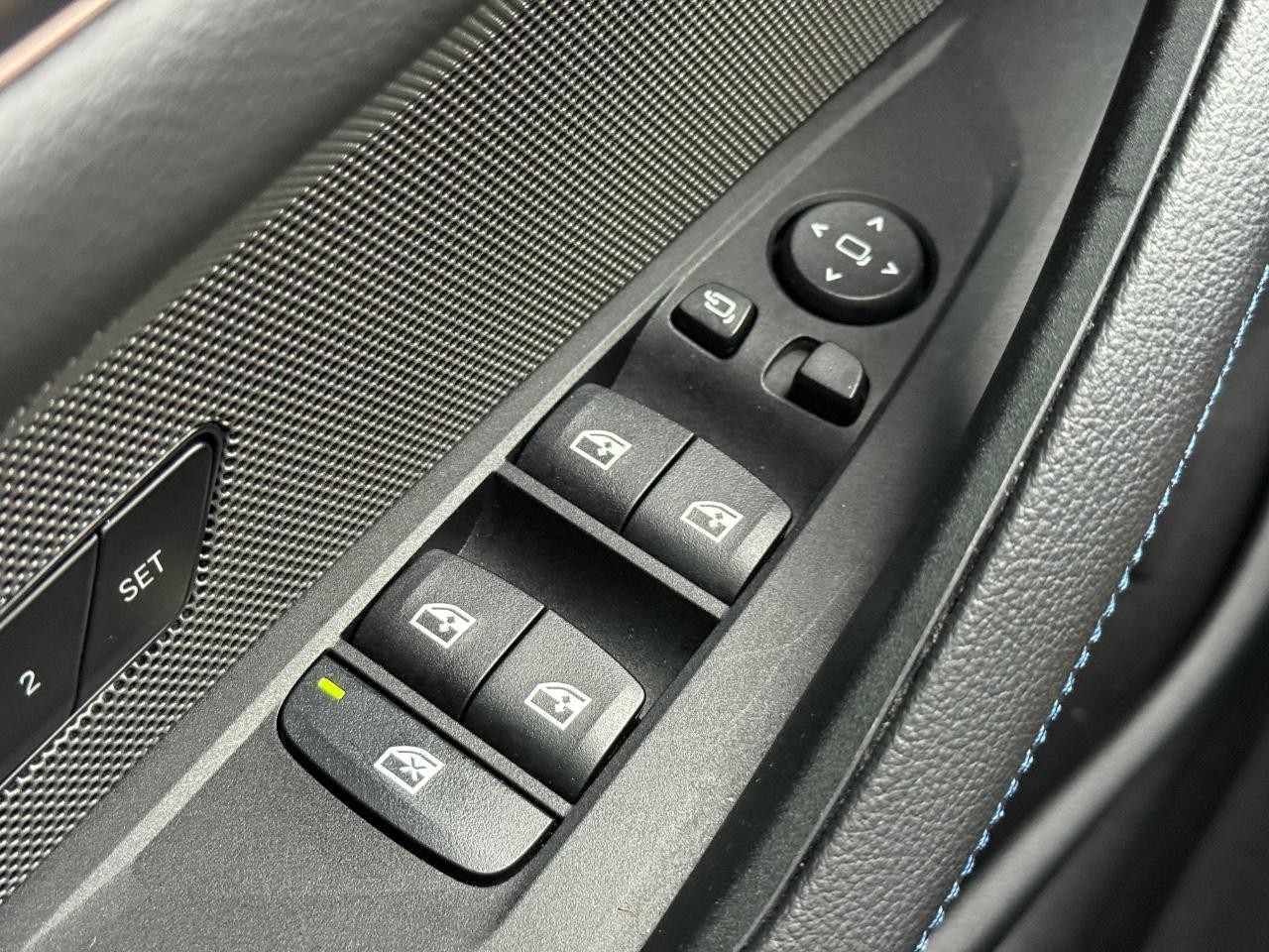 BMW 4 Series Vehicle Image 21