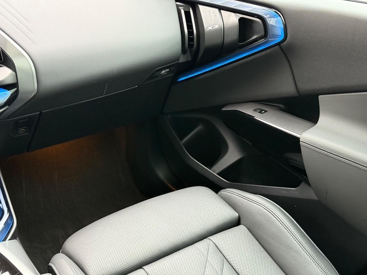 BMW X3 Vehicle Image 14