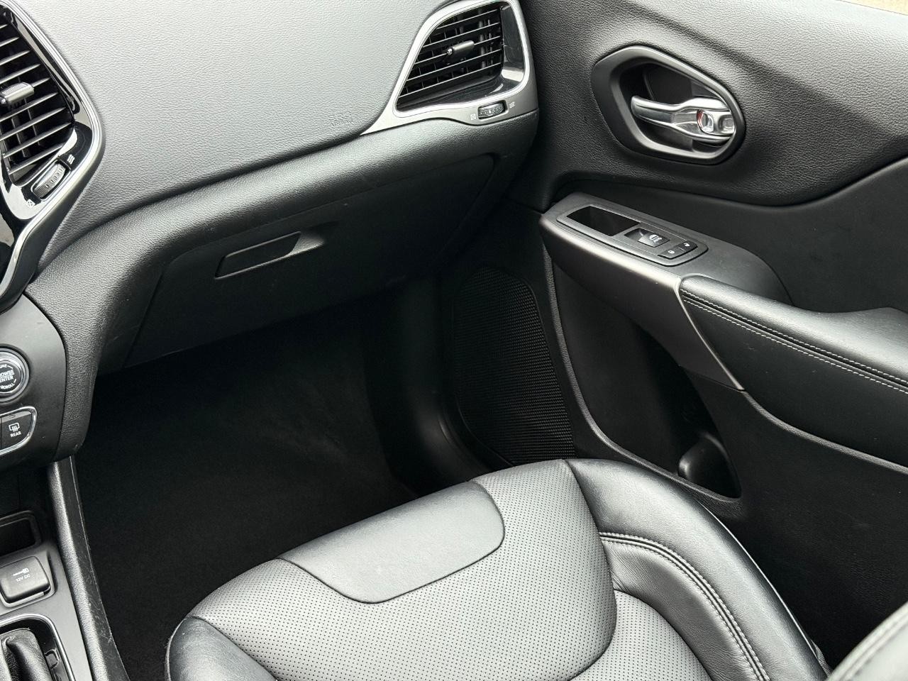 Jeep Cherokee Vehicle Image 14