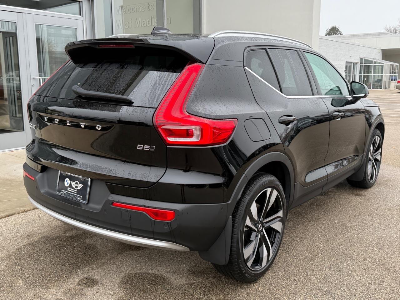 Volvo XC40 Vehicle Image 03