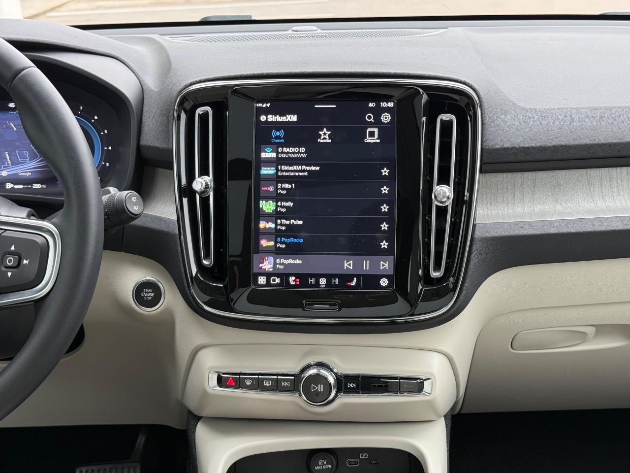 Volvo XC40 Vehicle Image 11