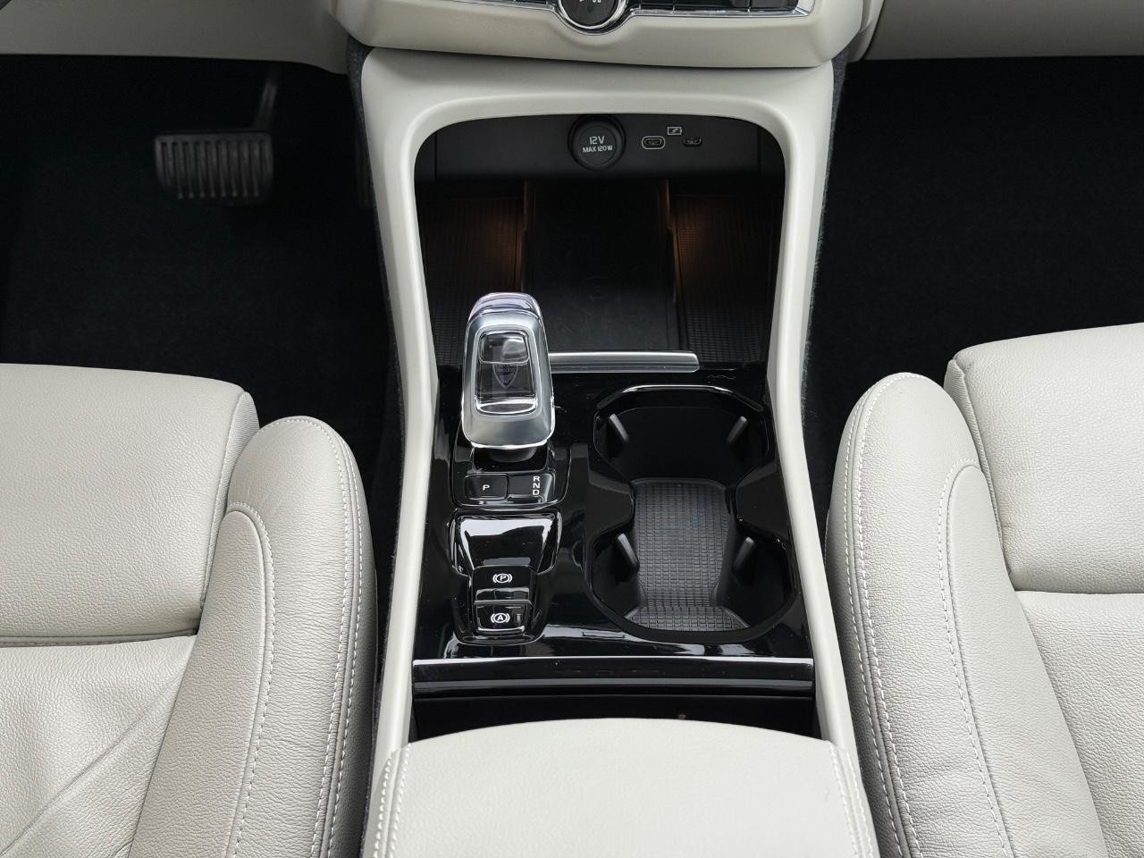 Volvo XC40 Vehicle Image 12