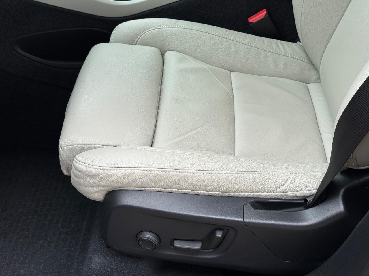 Volvo XC40 Vehicle Image 22