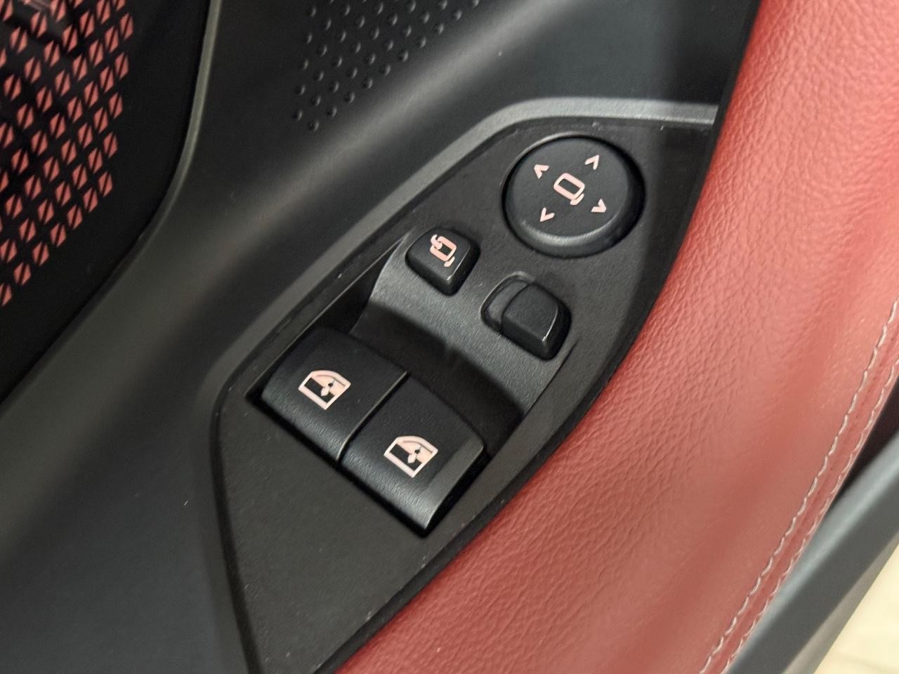 BMW 2 Series Vehicle Image 21