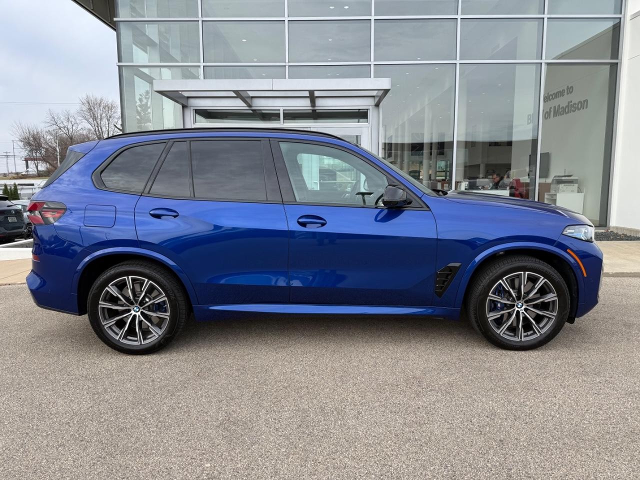 BMW X5 Vehicle Image 02
