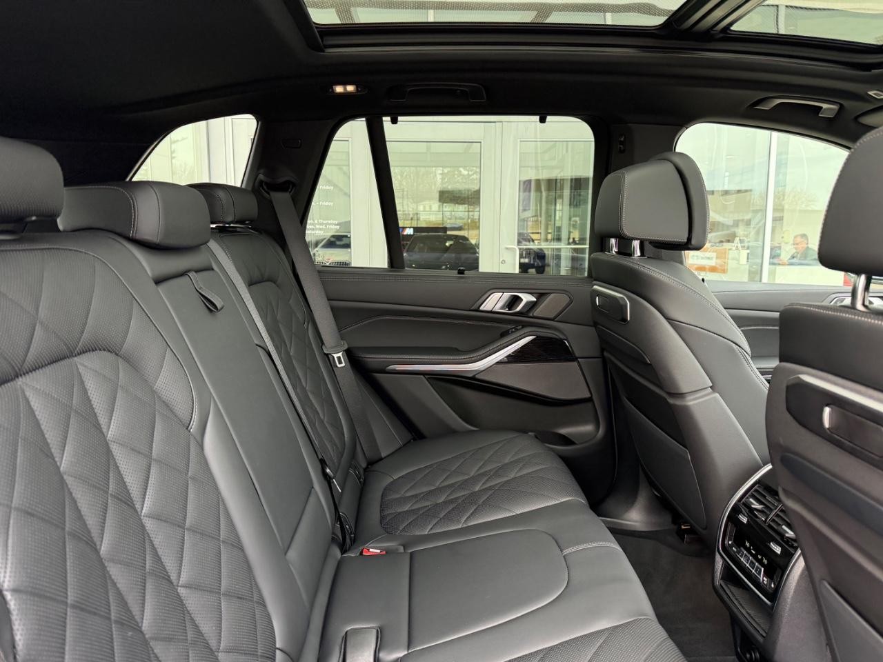 BMW X5 Vehicle Image 10