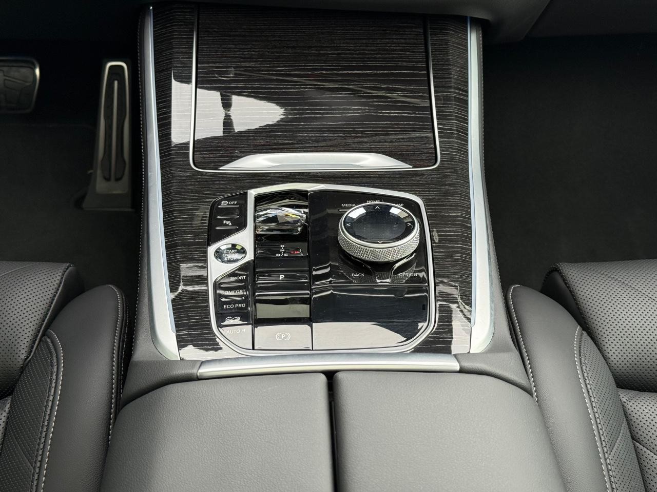 BMW X5 Vehicle Image 13