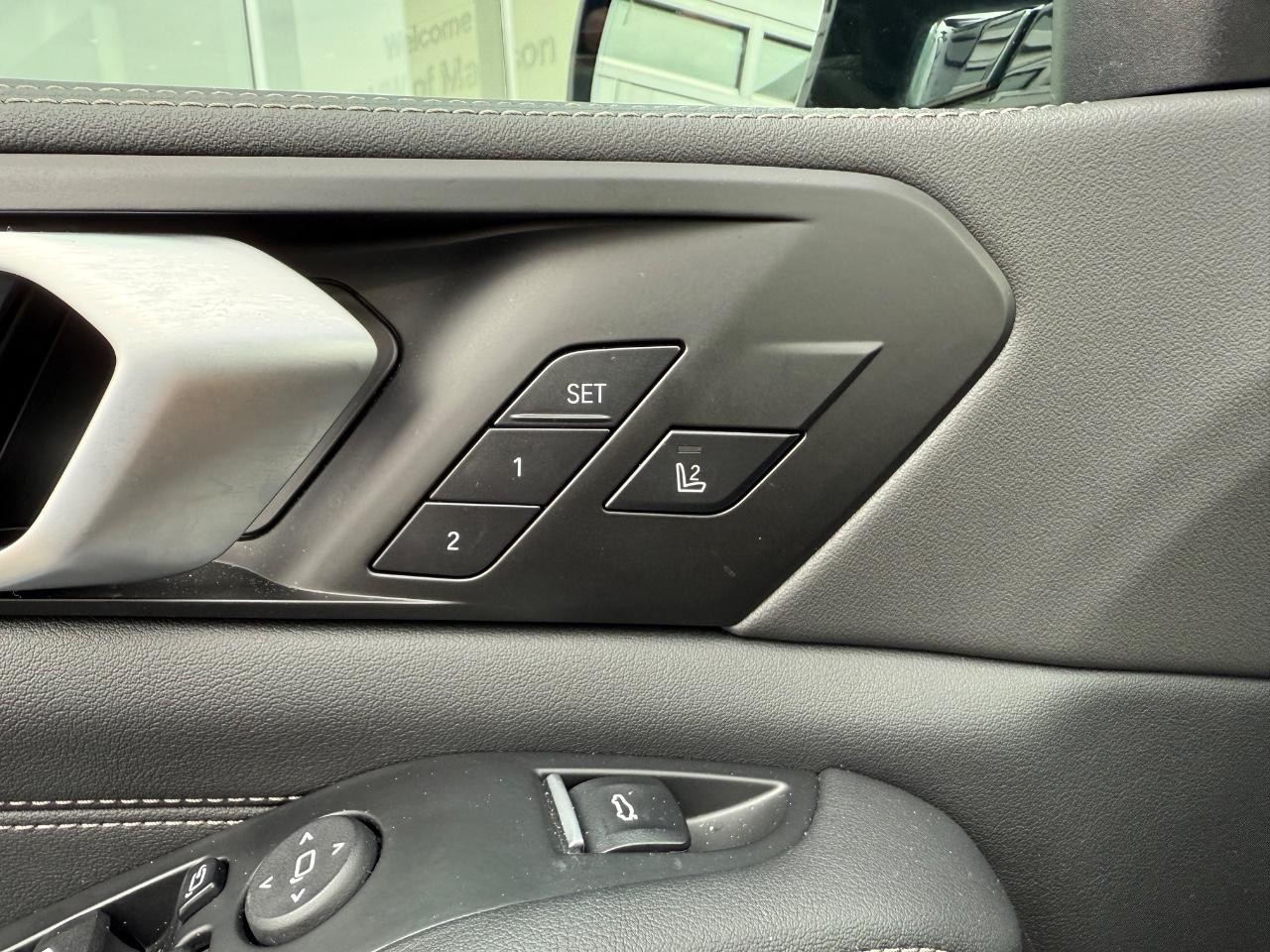 BMW X5 Vehicle Image 16