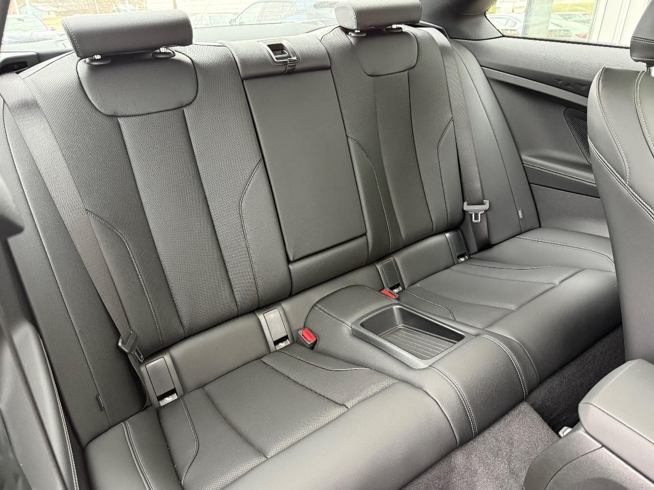 BMW 2 Series Vehicle Image 05