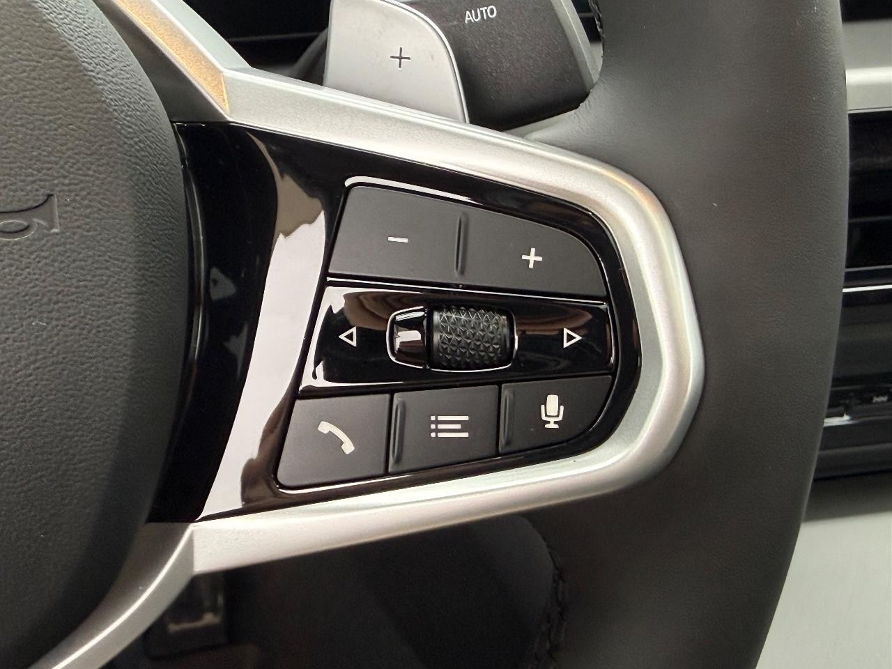 BMW 2 Series Vehicle Image 13