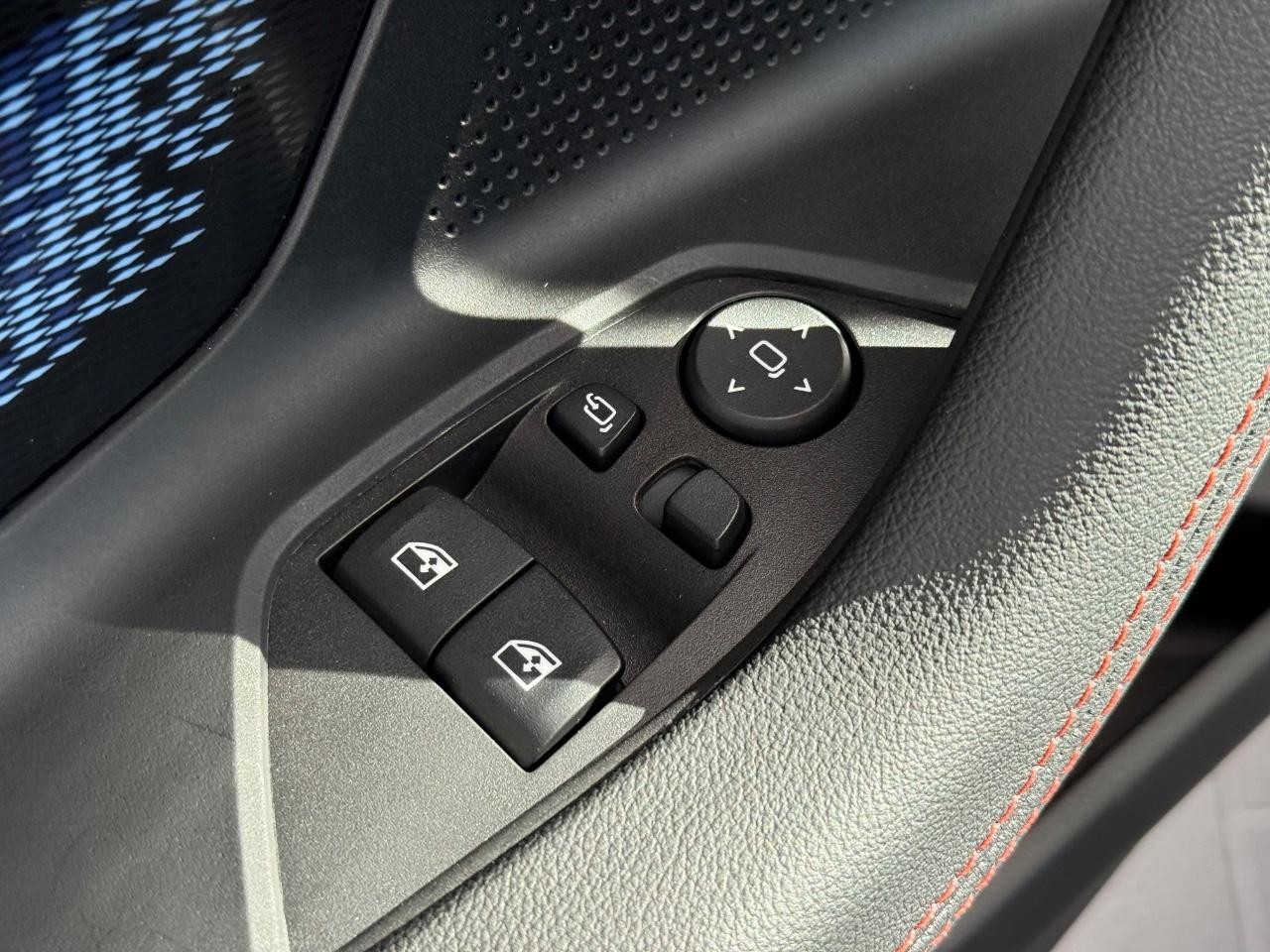 BMW M2 Vehicle Image 15