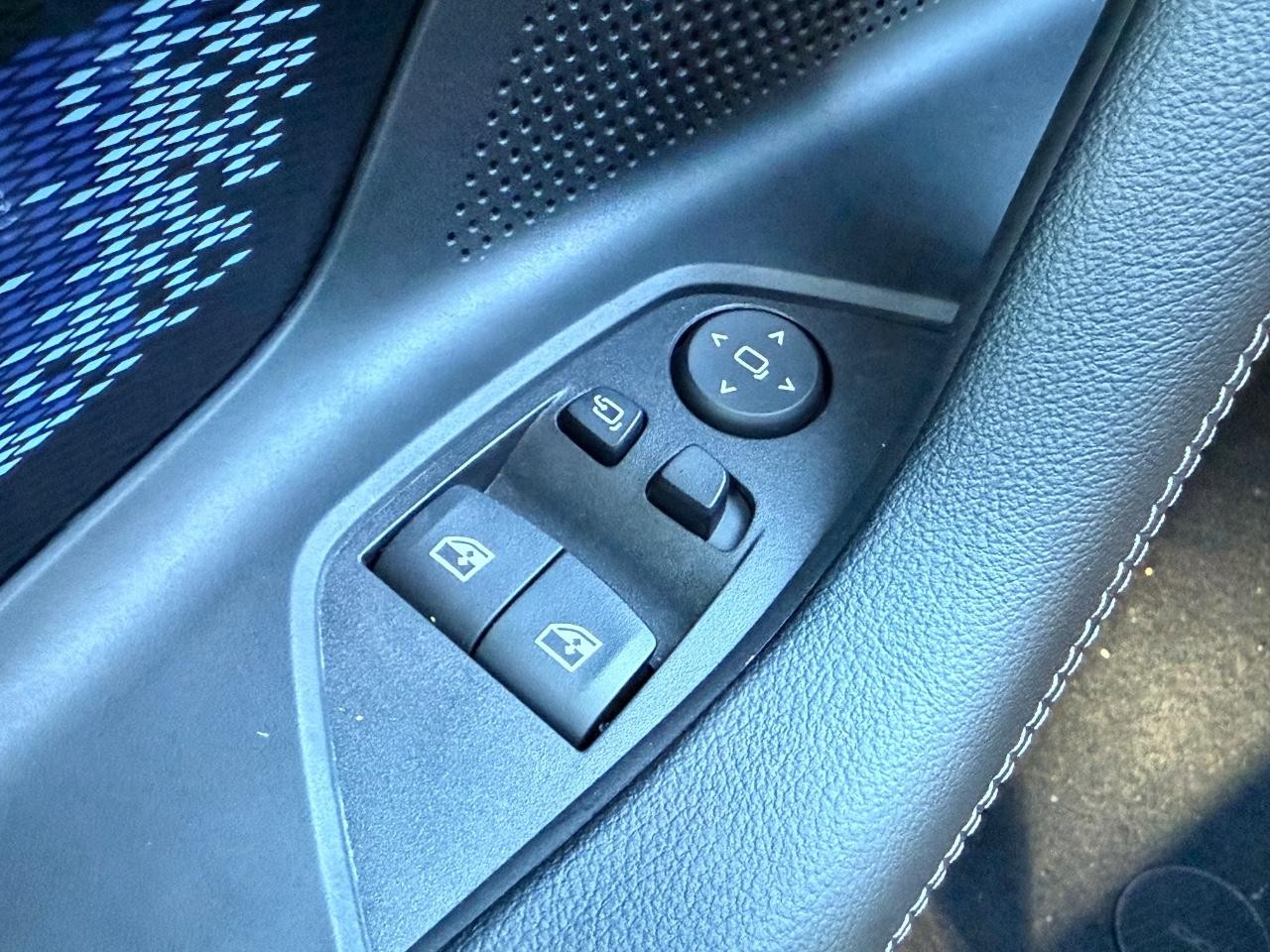 BMW M2 Vehicle Image 16