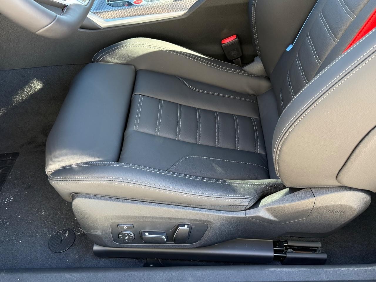 BMW M2 Vehicle Image 17