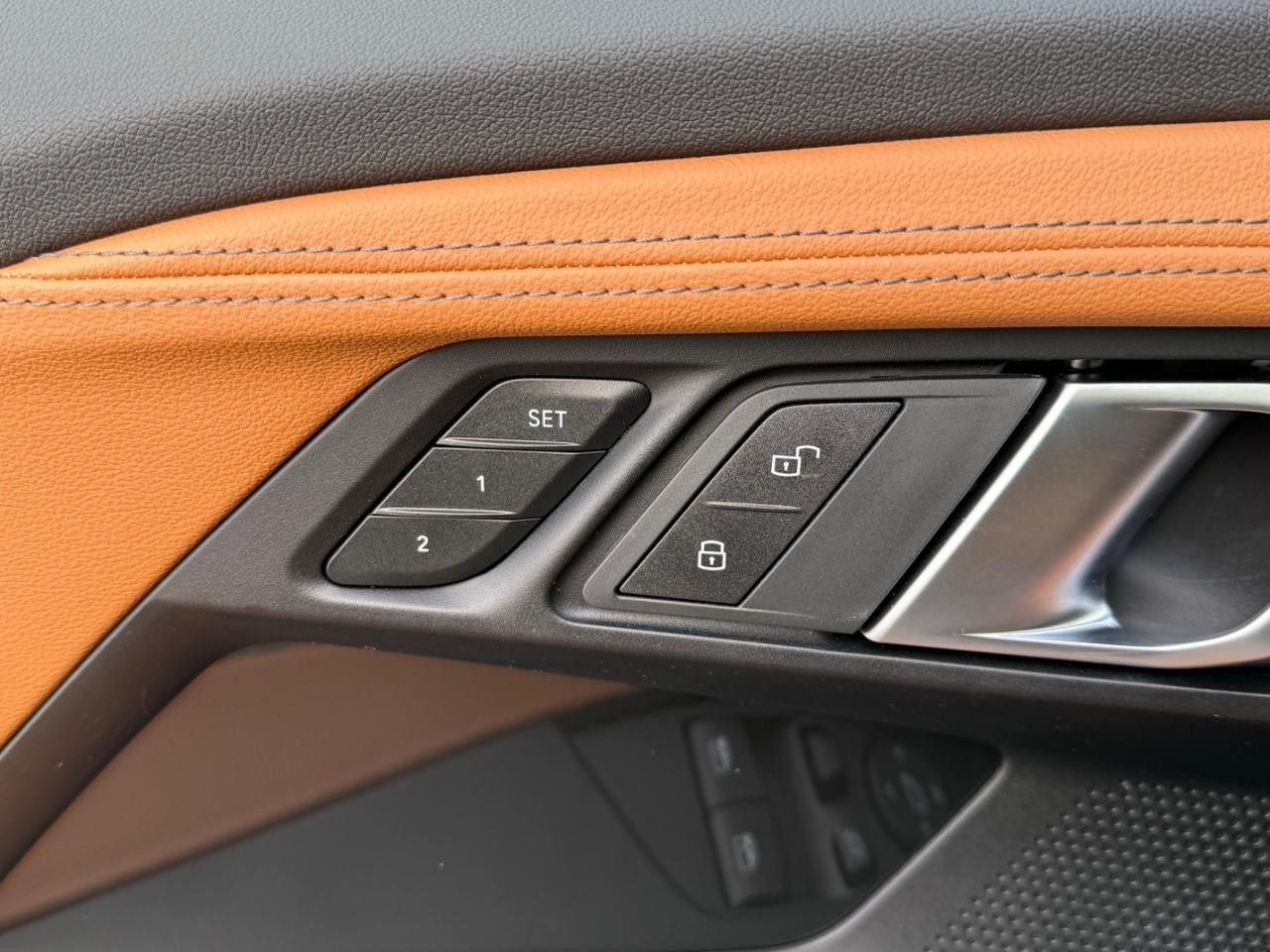 BMW 2 Series Vehicle Image 11