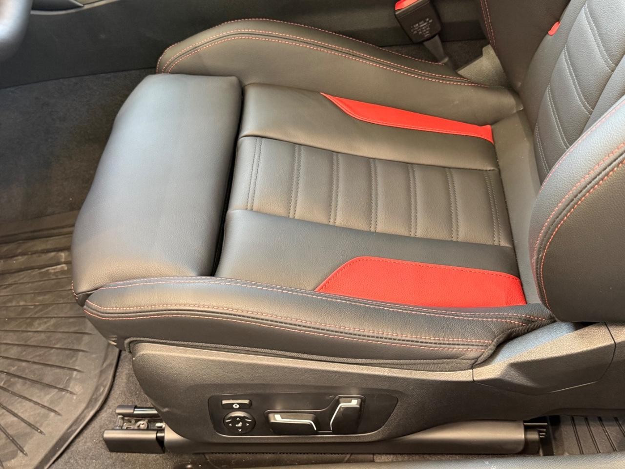 BMW M2 Vehicle Image 17
