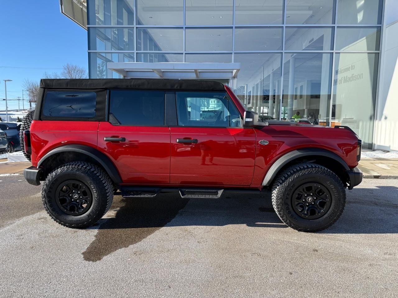 Ford Bronco Vehicle Image 02