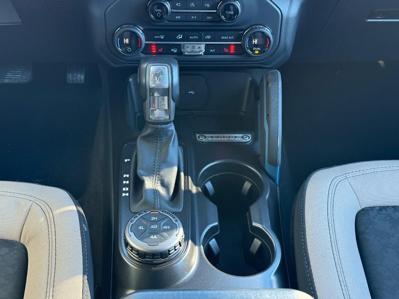 Ford Bronco Vehicle Image 13