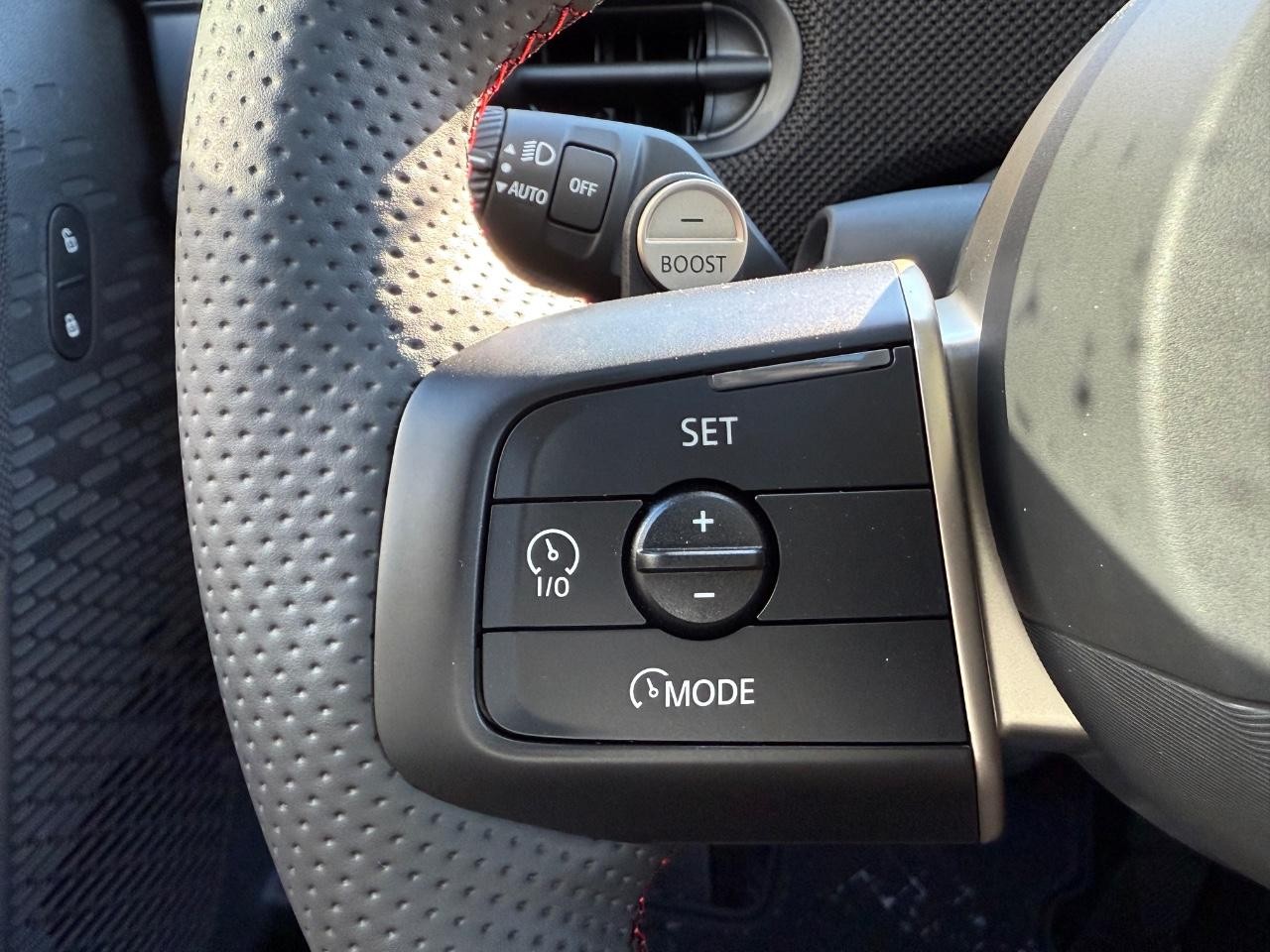 MINI Hardtop 4 Door Vehicle Image 11