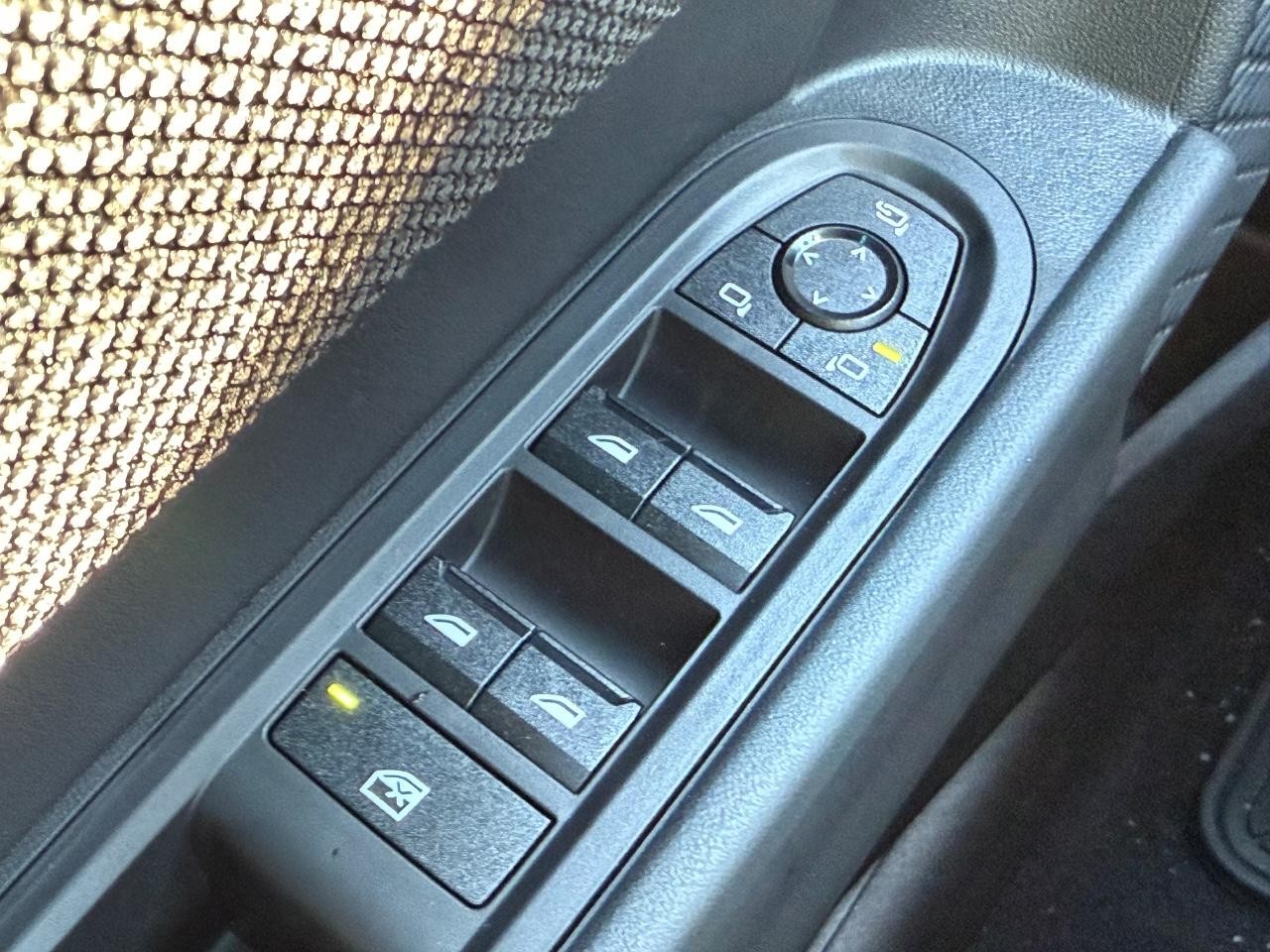 MINI Hardtop 4 Door Vehicle Image 15