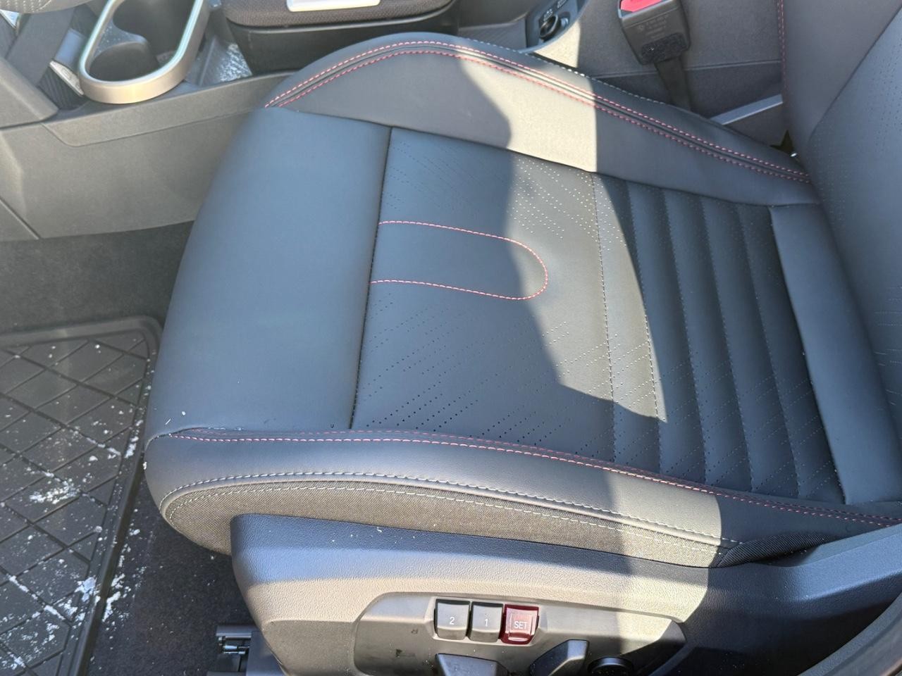 MINI Hardtop 4 Door Vehicle Image 16