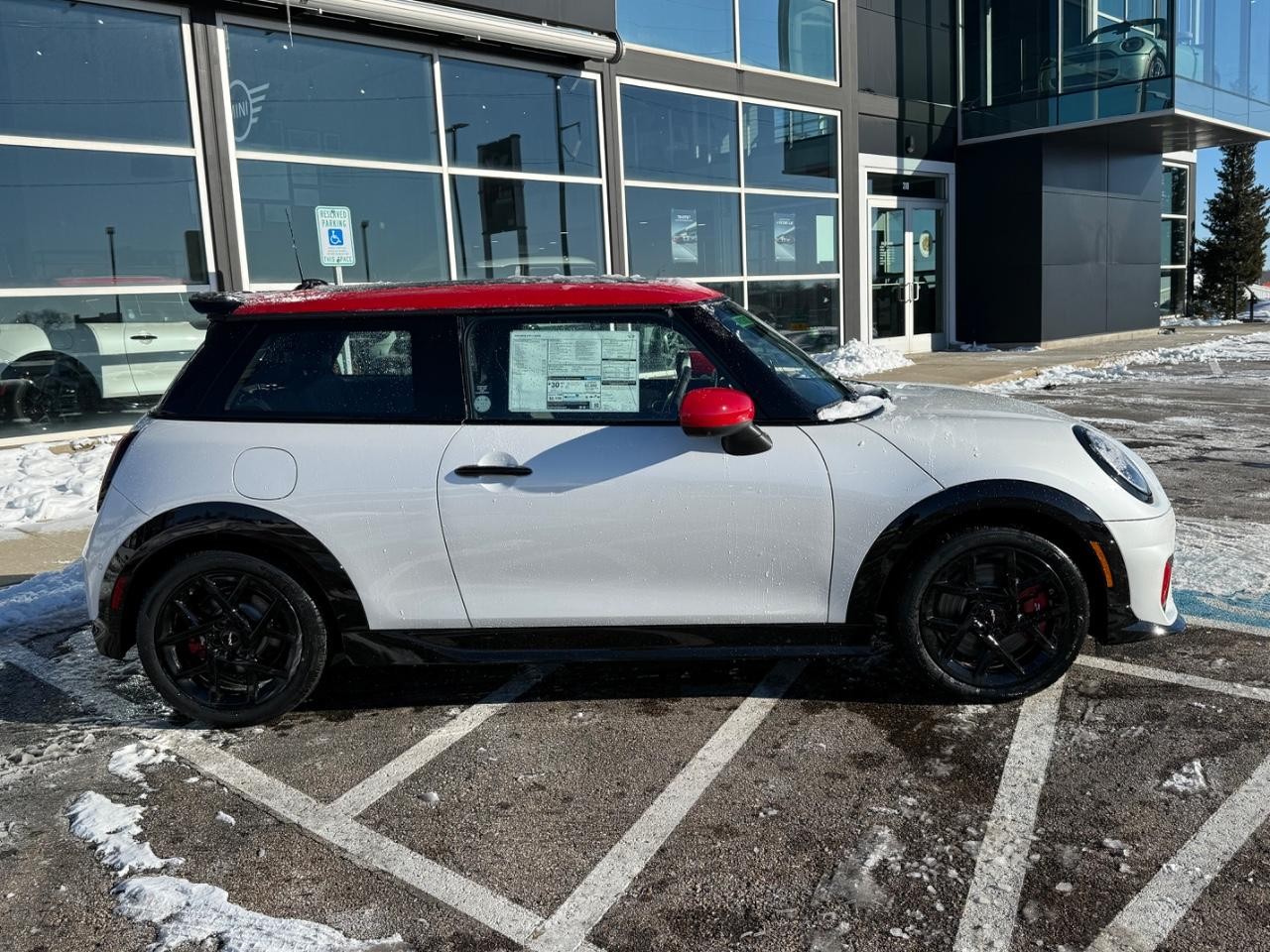 MINI Hardtop 2 Door Vehicle Image 02