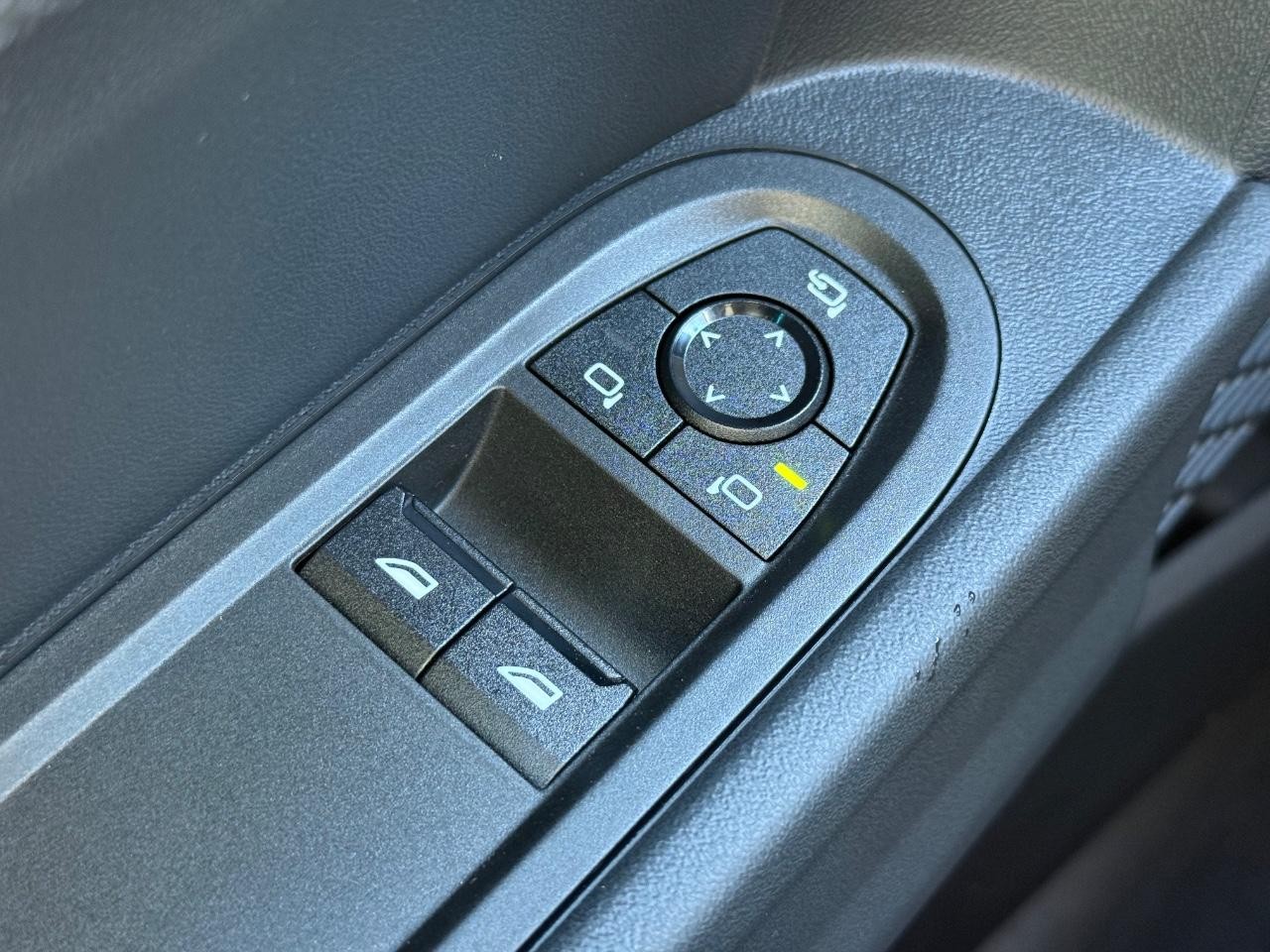 MINI Hardtop 2 Door Vehicle Image 16