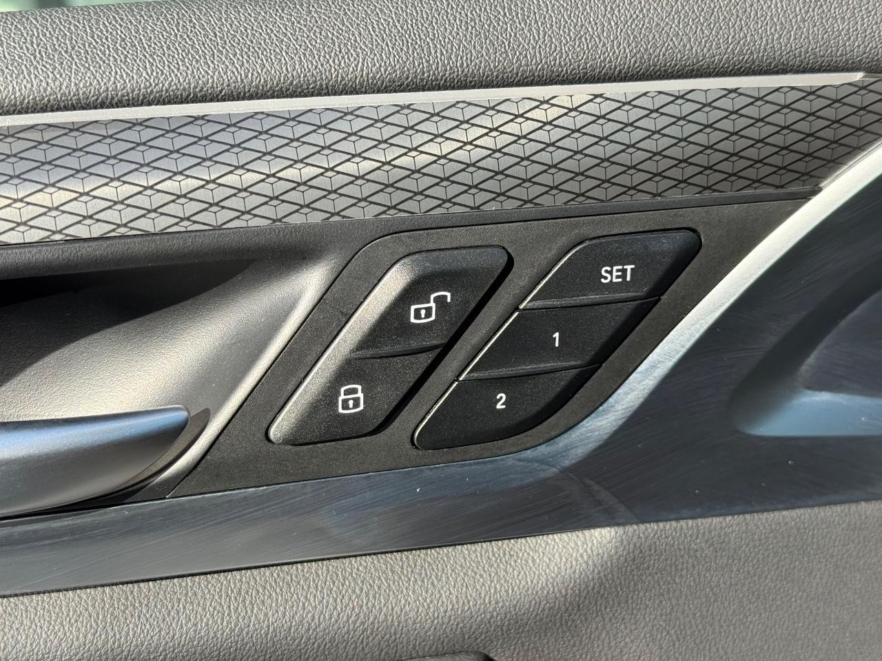 BMW X3 Vehicle Image 15