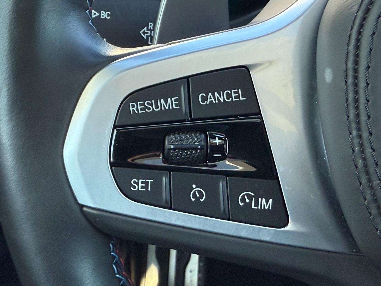 BMW X4 Vehicle Image 15