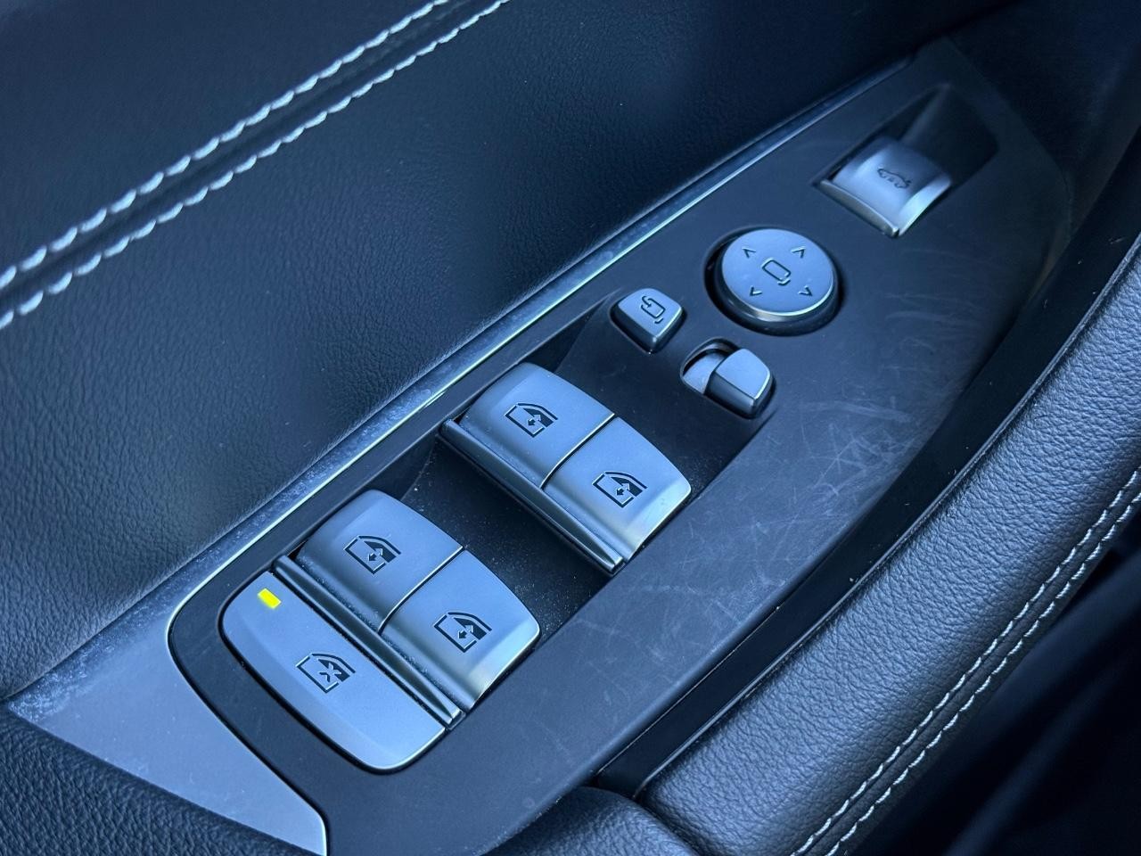 BMW X4 Vehicle Image 21