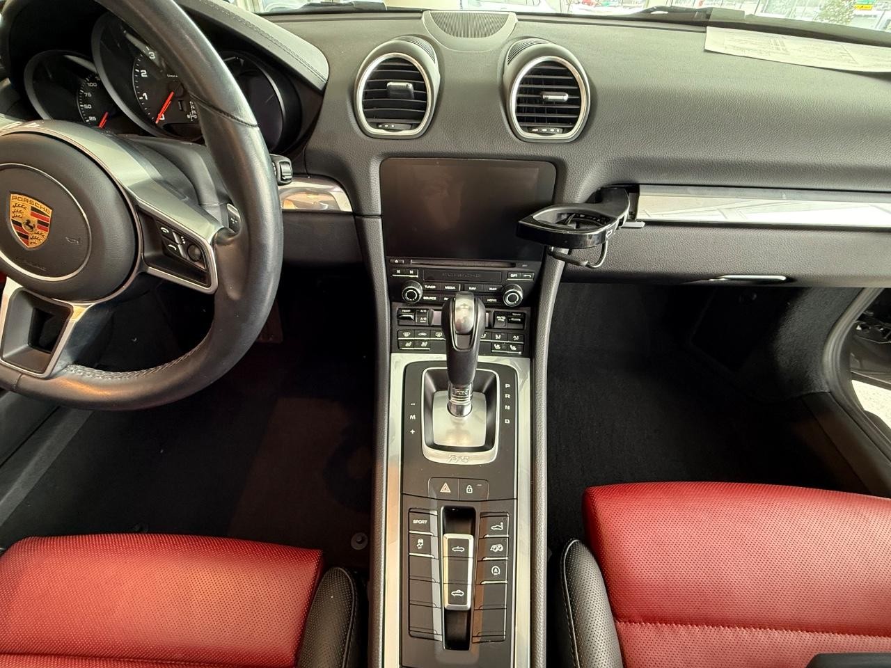 Porsche 718 Boxster Vehicle Image 08