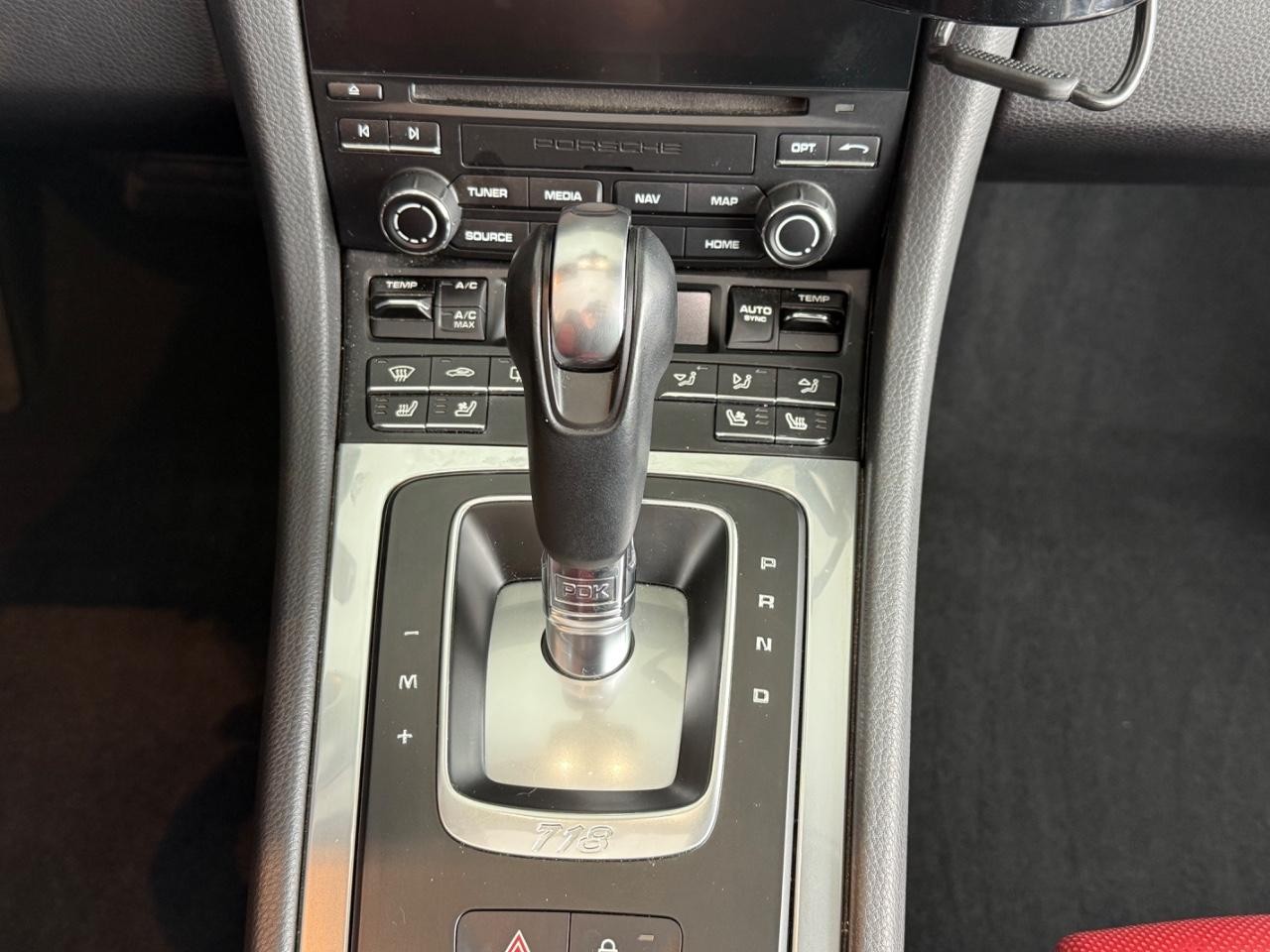 Porsche 718 Boxster Vehicle Image 10