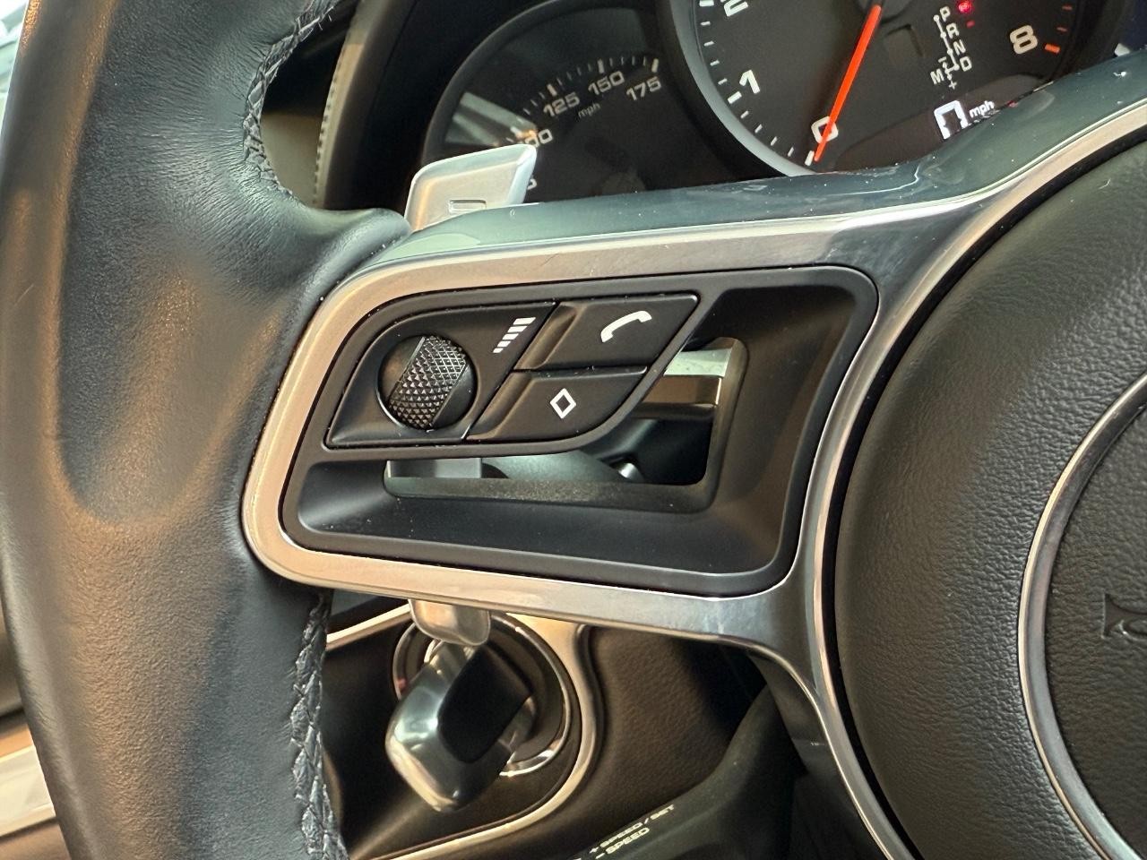 Porsche 718 Boxster Vehicle Image 13