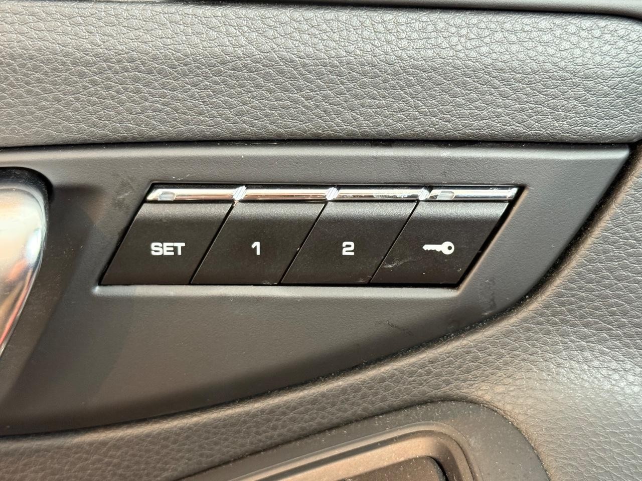 Porsche 718 Boxster Vehicle Image 17